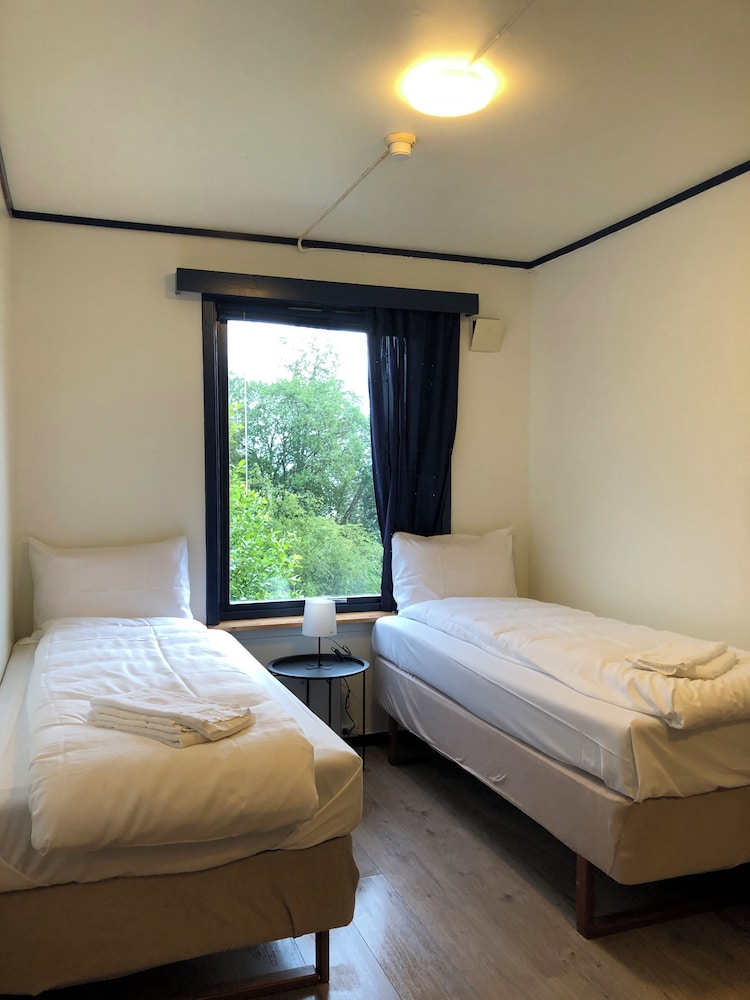 Twin Room, 2 Single Beds, Non Smoking, Mountain View photo 1