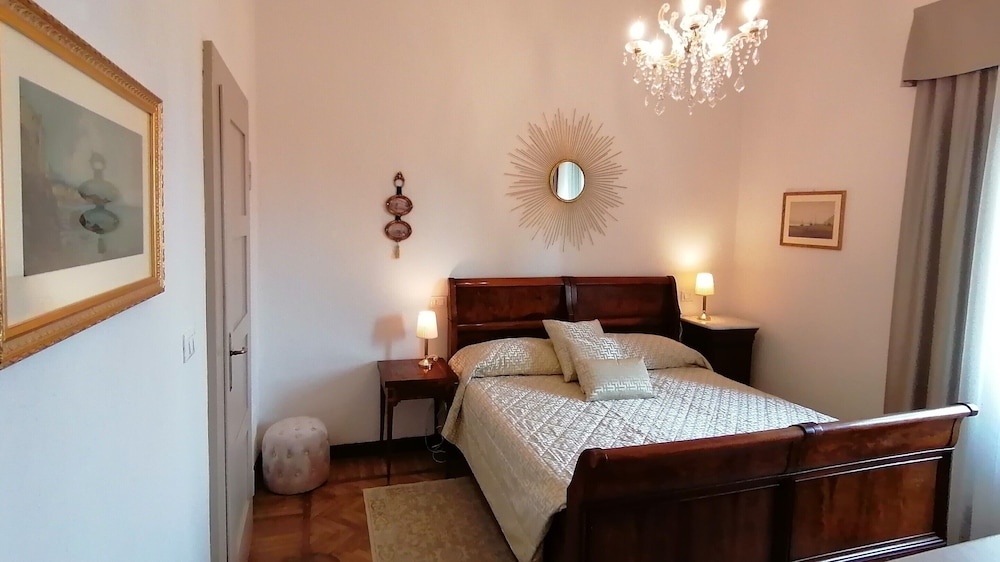 Deluxe Suite, 2 Bedrooms, Lake View, Mezzanine