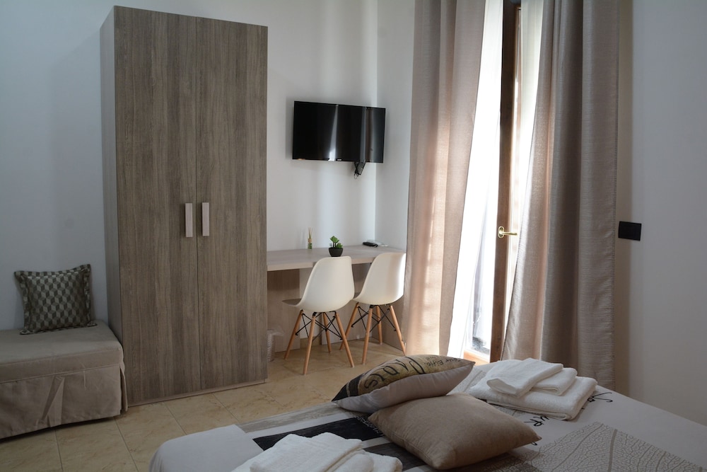 Standard Triple Room, Non Smoking photo 3