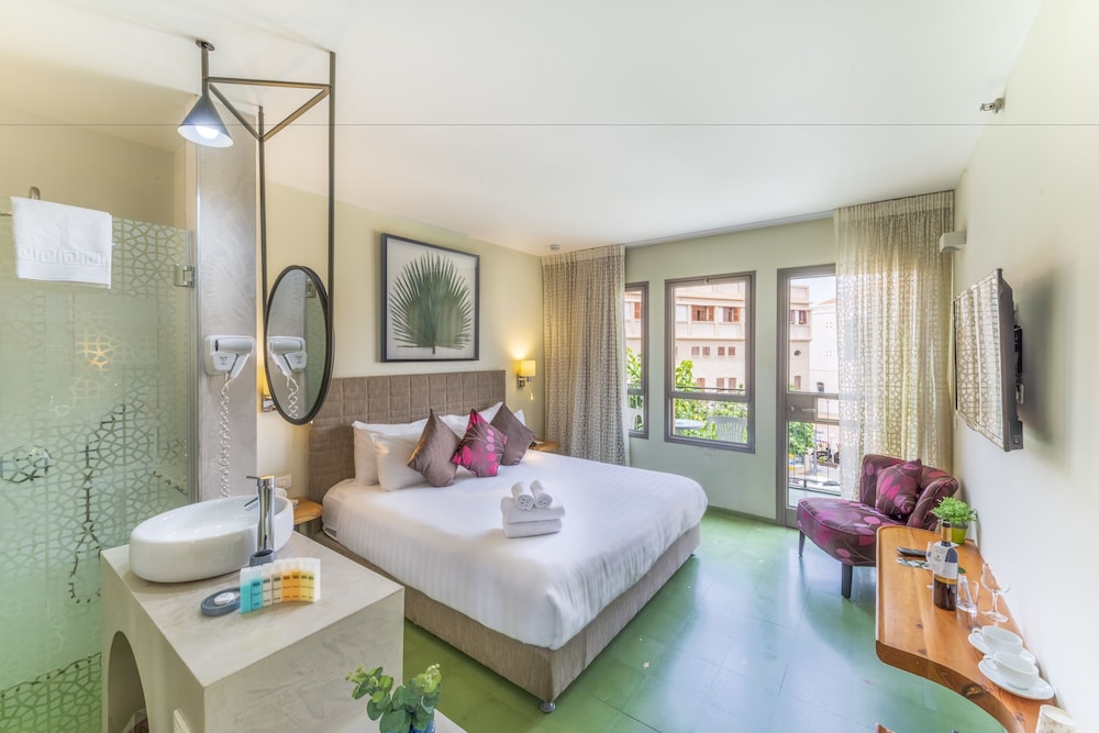 Superior Double or Twin Room, Balcony, City View photo 1