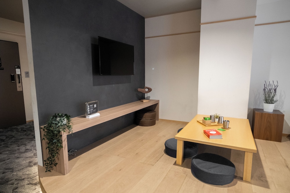 Signature Suite (Non-smoking) - Photo 8
