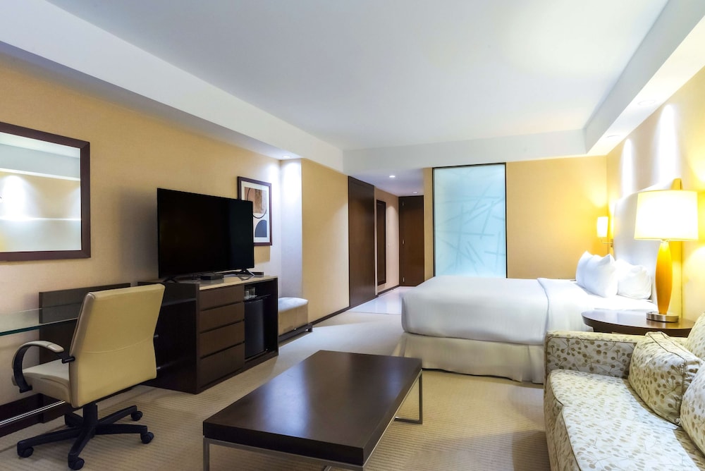 Deluxe Room, 1 King Bed (Executive Floor)