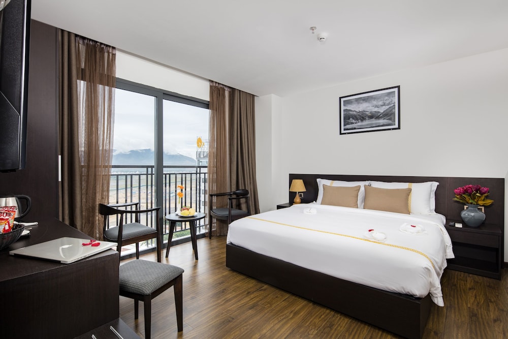 Deluxe Double Room, City View photo 3