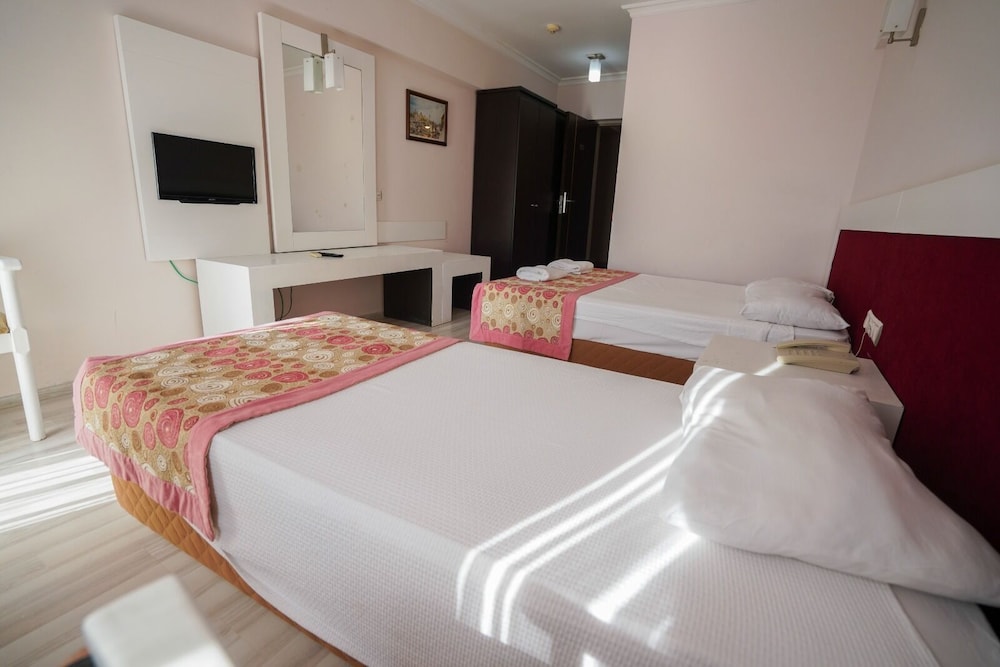 Standard Double Room photo 2