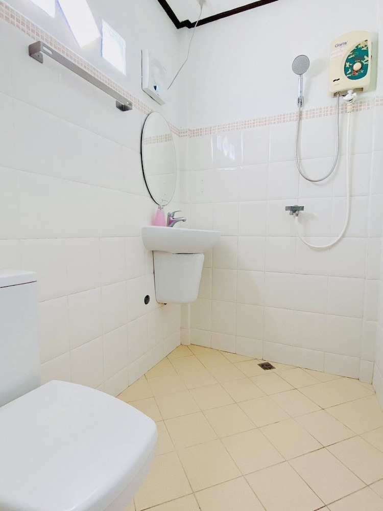Economy Double Room - Photo 6