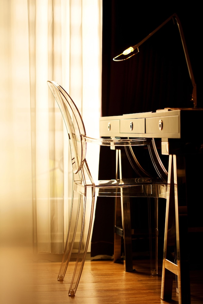 Available room thumbnail 5