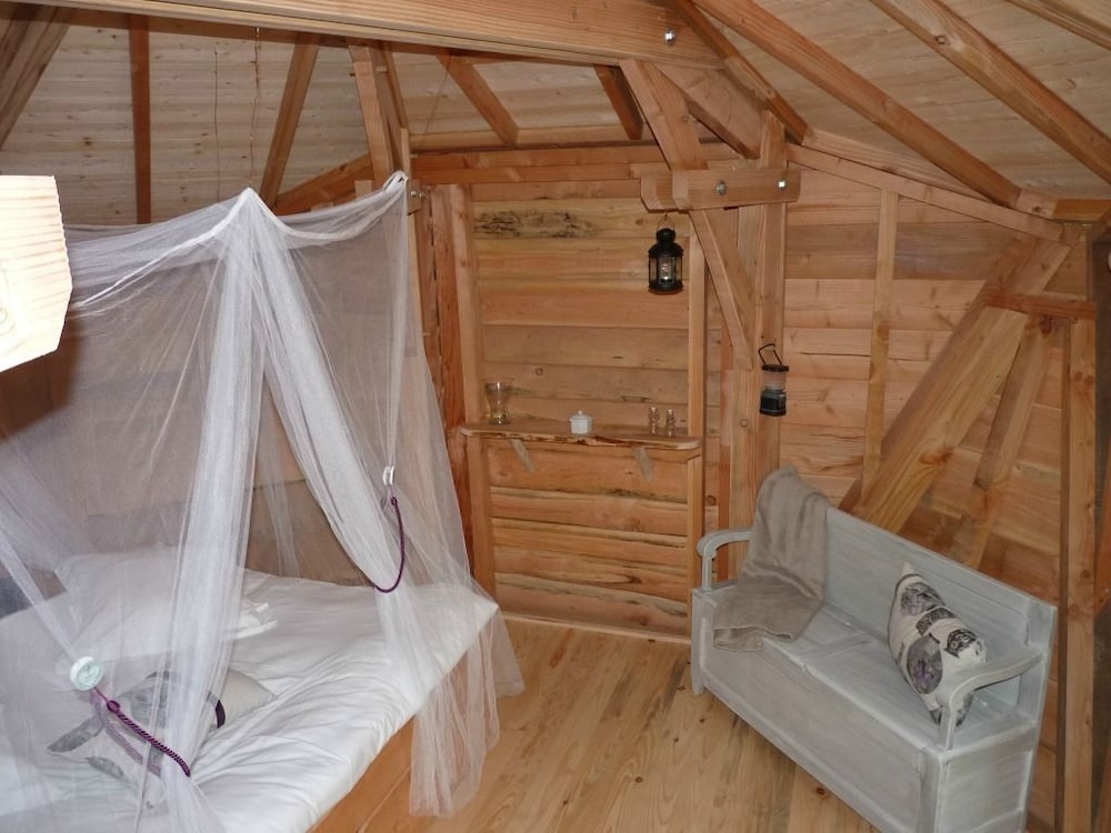 Cabin (Diane) photo 1