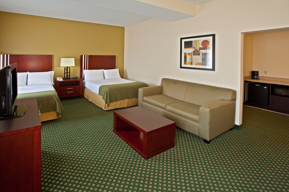 Suite, Multiple Beds - Photo 1