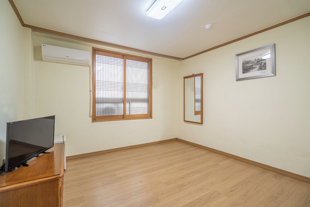 R01) Ondol Room for 2 people (No Kitchenette) photo 3