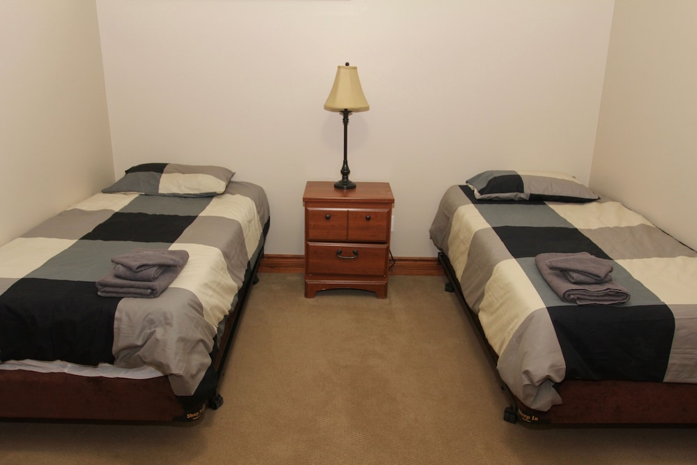 Luxury House, Mountain View, Mountainside (Linen & Towels Not Included) photo 2