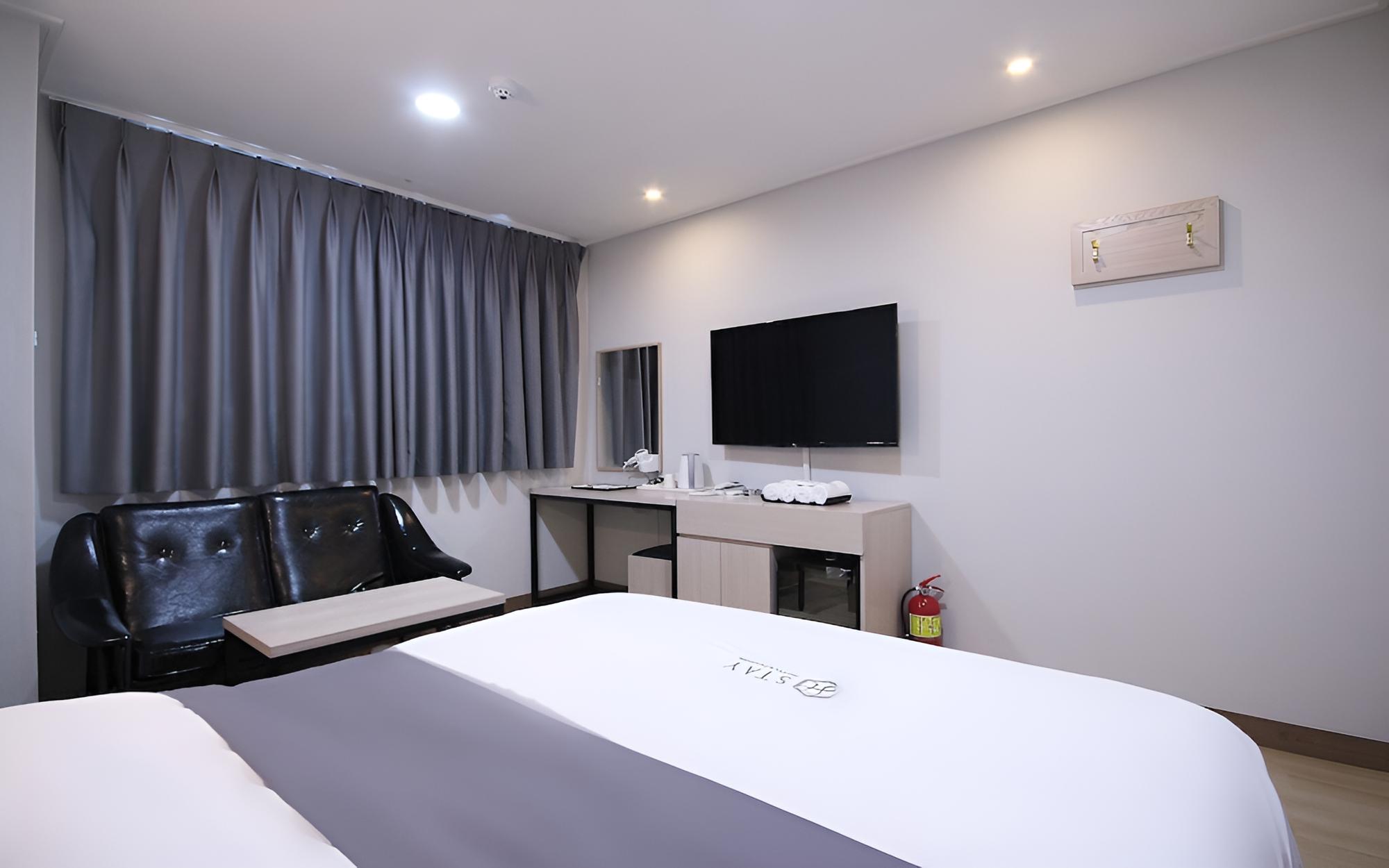 Room (Standard room) - Photo 8