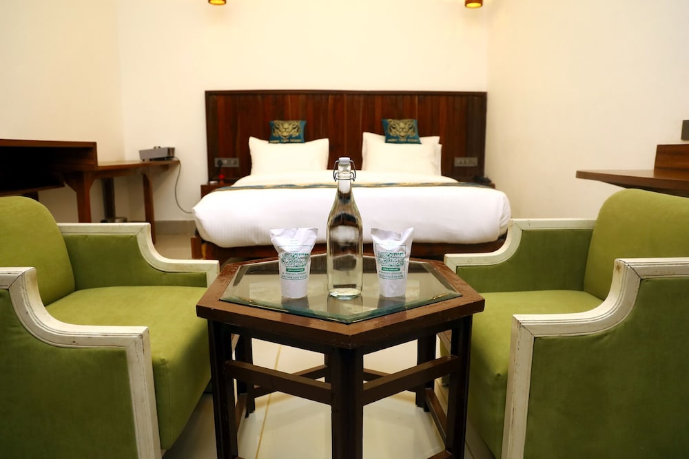 Suite Room - Photo 8