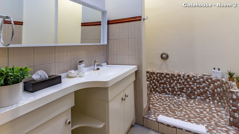Standard Room - Photo 10