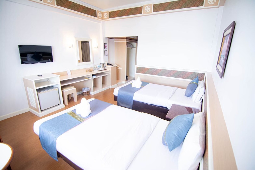 Deluxe Twin Room - Photo 6