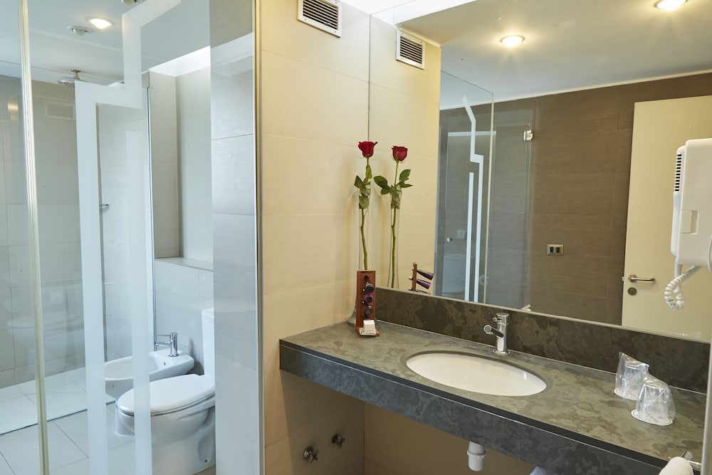 Superior Room - Photo 13