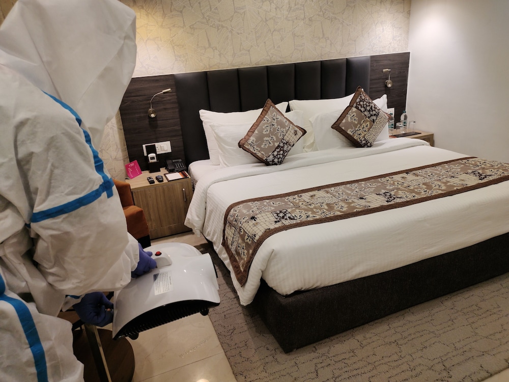 Suite - Photo 9