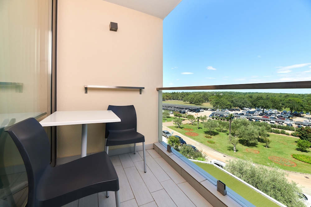 Classic room with balcony park side - extra bed - Photo 4