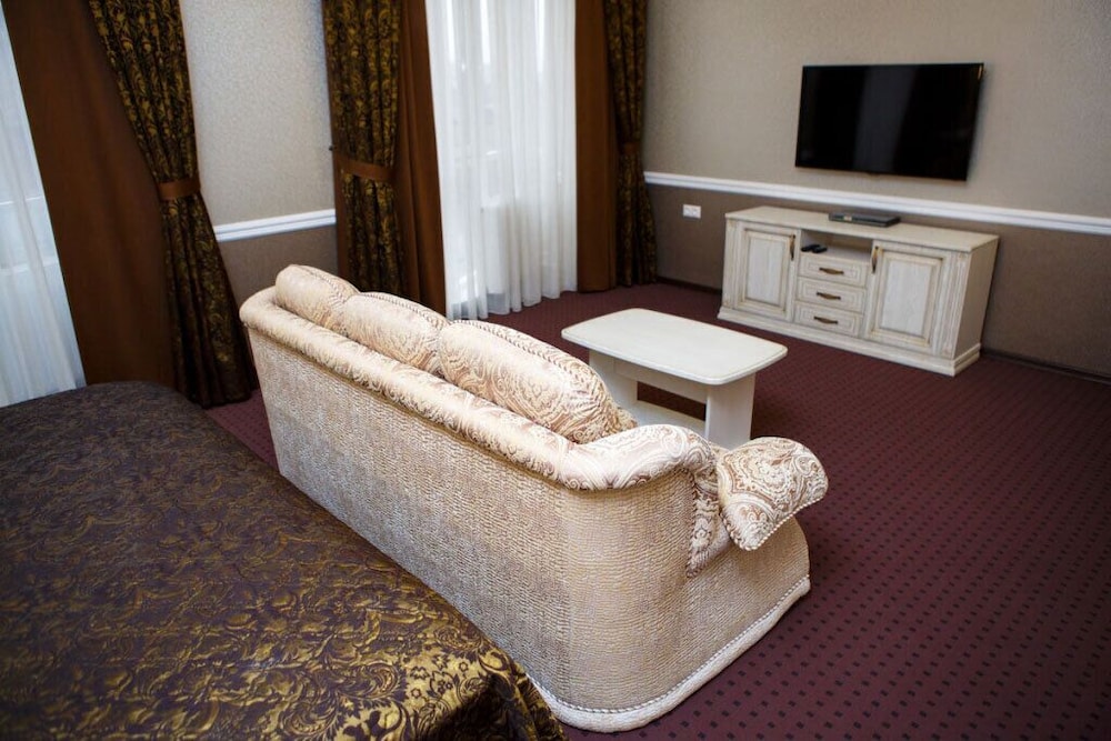Junior Suite, Bathtub (With Extra Sofa Bed) photo 3