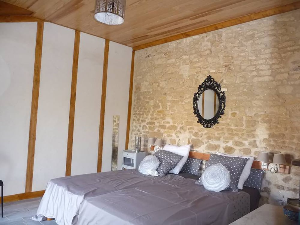 Double Or Twin Room (La Chèvre De M. Seguin) photo 1