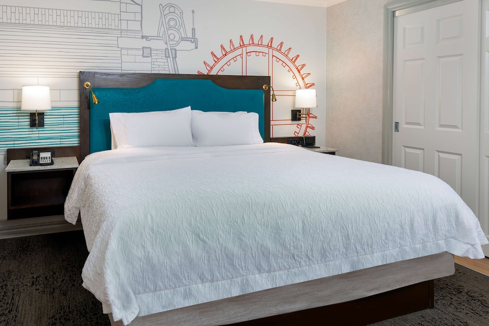 Standard Room, 1 King Bed - Photo 2