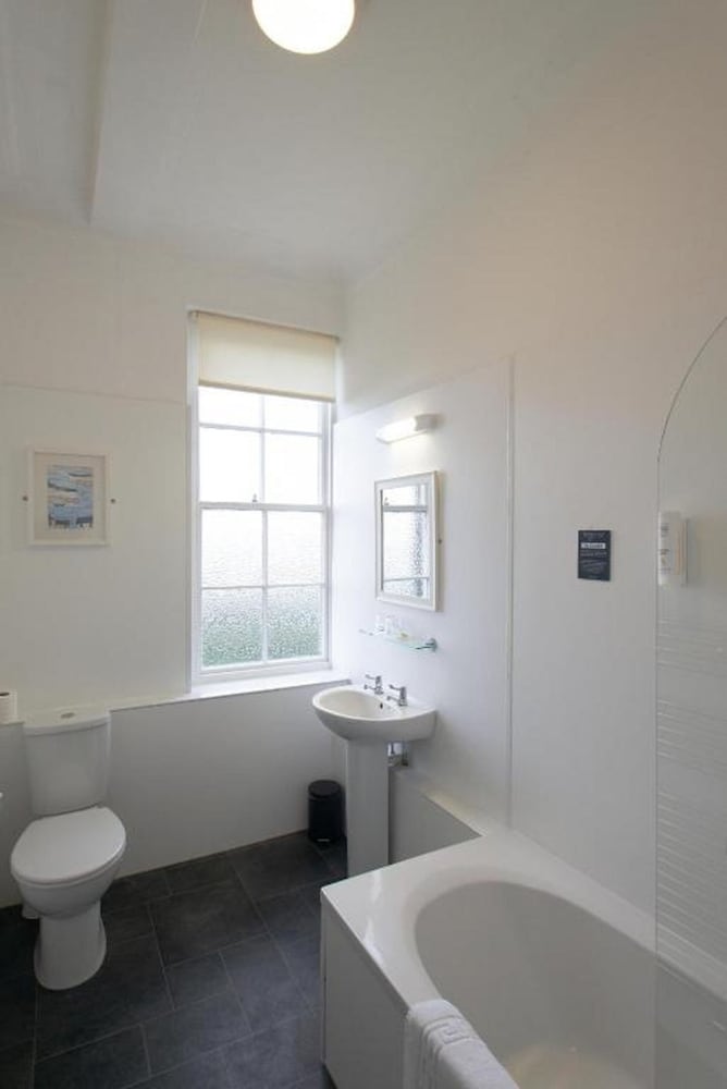 Deluxe Double or Twin Room, 1 King Bed with Sofa bed photo 3