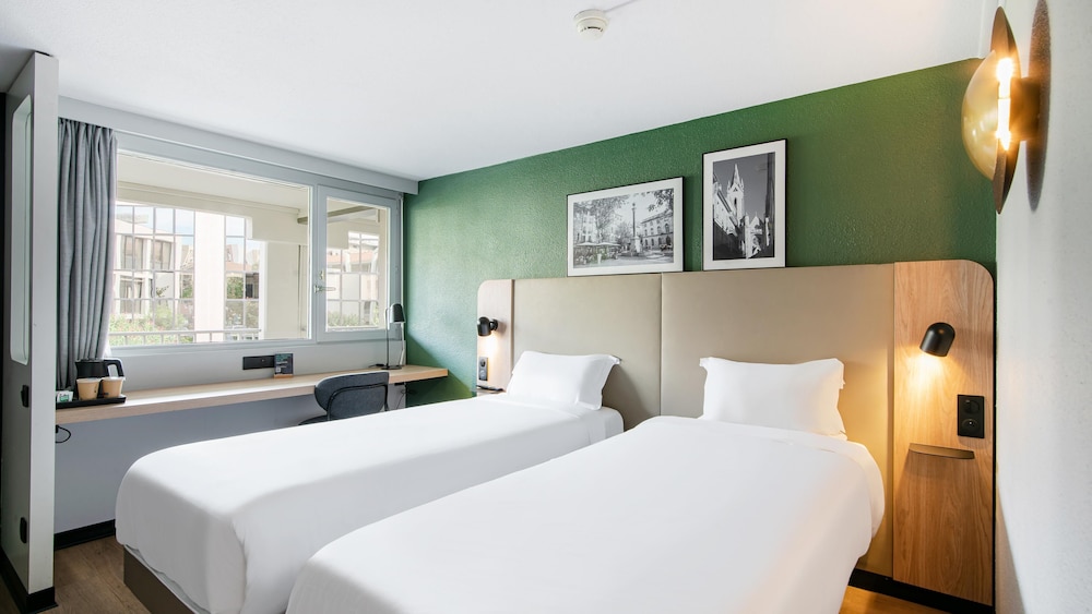 Standard Room, Multiple Beds, Connecting Rooms - Photo 1