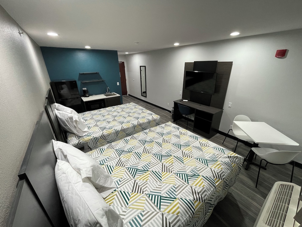 Standard Room, 2 Queen Beds, Non Smoking, Kitchen - Photo 3