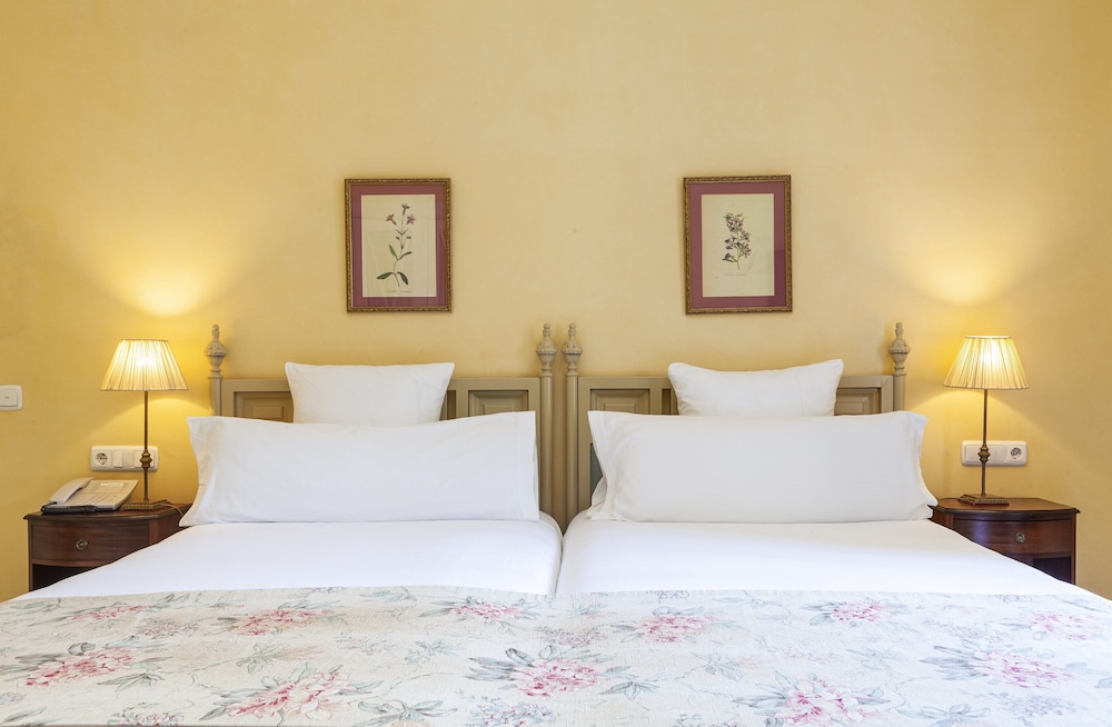 Standard Room (3 Adults) - Photo 5