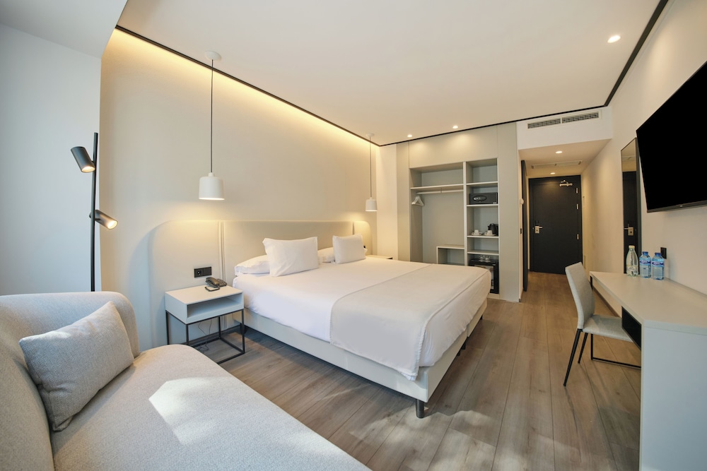 Standard Triple Room - Photo 3