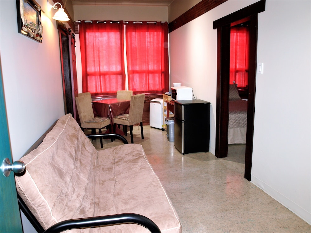 Deluxe Suite, 1 Bedroom, Private Bathroom, Hill View photo 1