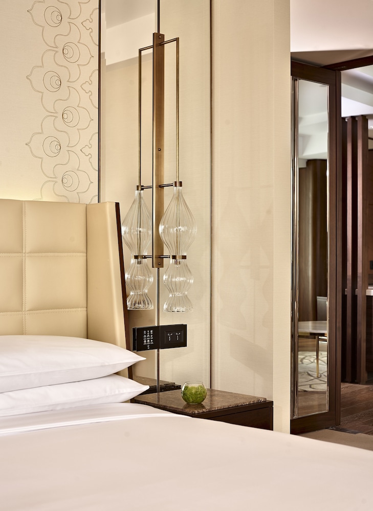 Suite, 1 King Bed
