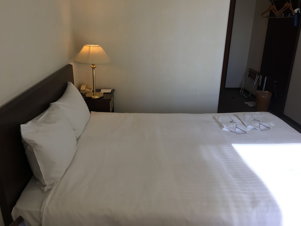 Semi-Double Room, Non-Smoking  (Large Single Bed) - Photo 4