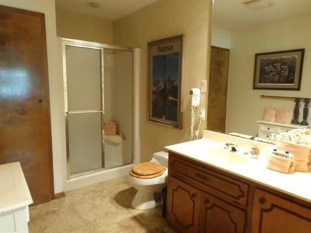 Condo, 2 Bedrooms photo 3
