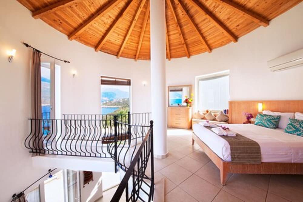 Waterfront Suites with Private Pool
