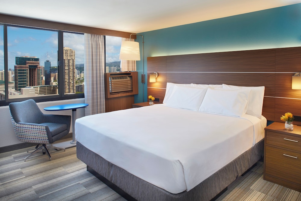 Standard Room, 1 King Bed, Accessible (Waikiki View) - Photo 1