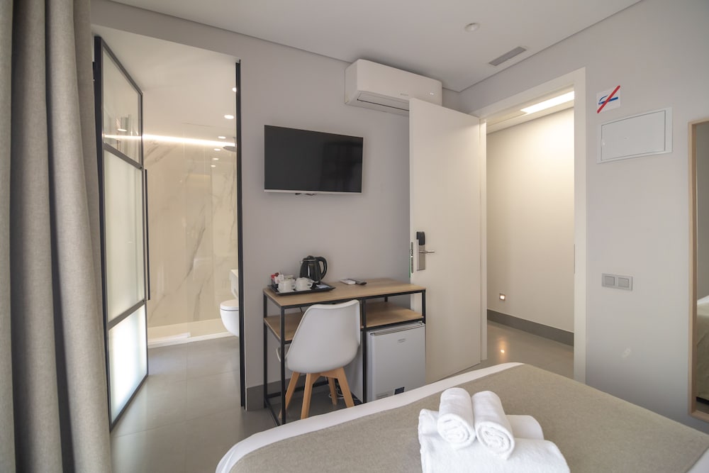 Superior Double Room, Balcony, City View photo 3