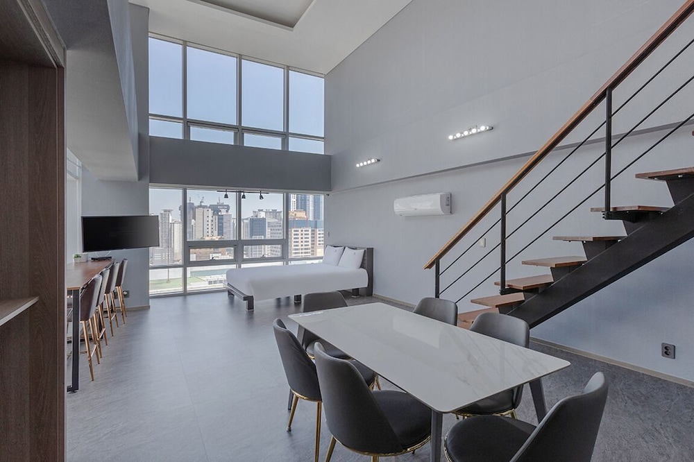 Suite Duplex City View - Photo 2