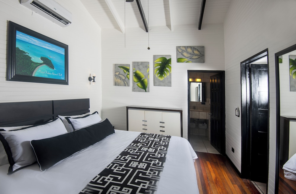 Exclusive Quadruple Room - Photo 1