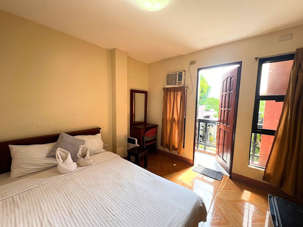 Double Room, 1 Queen Bed photo 2