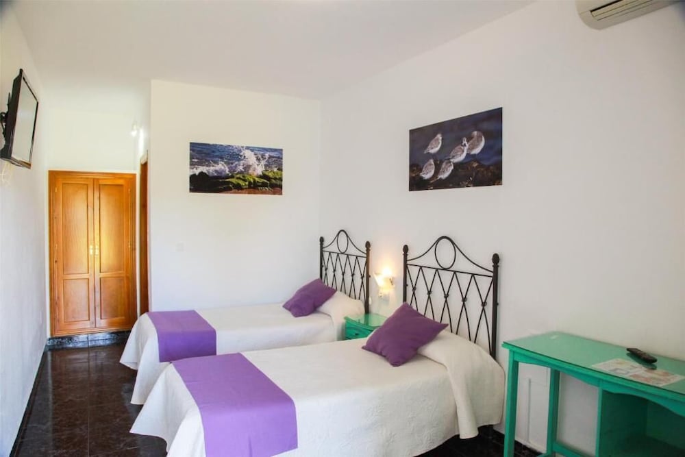 Twin Room, 2 Twin Beds, Terrace, Garden View photo 2