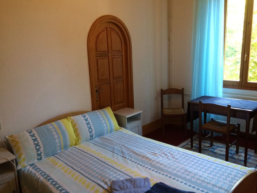 Single Room, Shared Bathroom