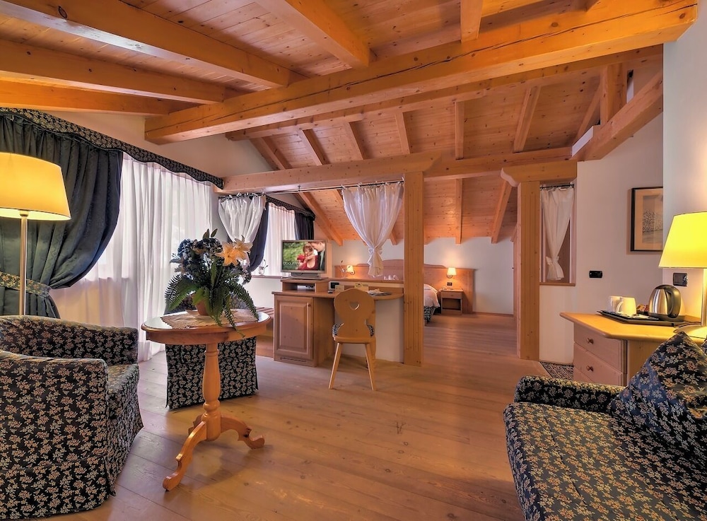 Traditional Suite