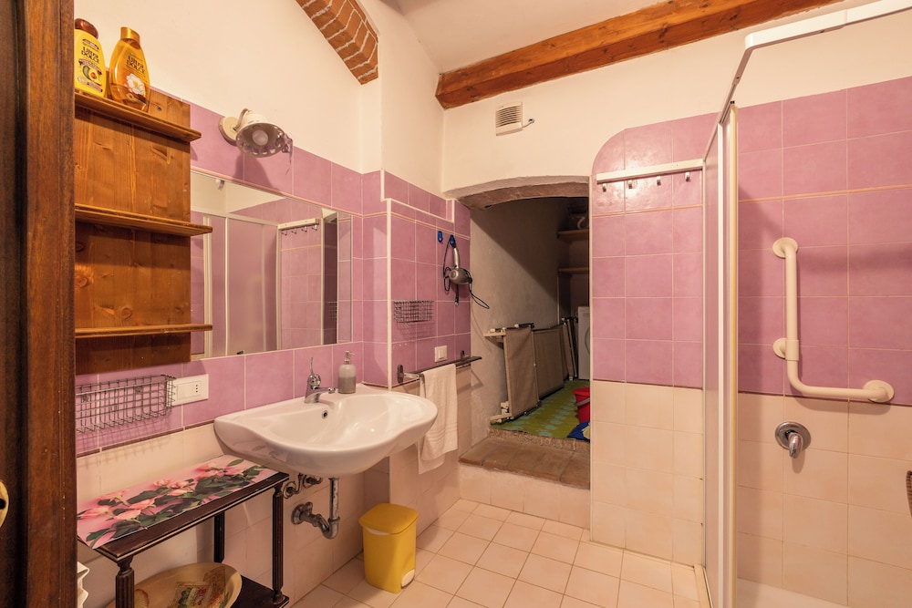 Classic Apartment, 2 Bedrooms, Patio, Ground Floor photo 2