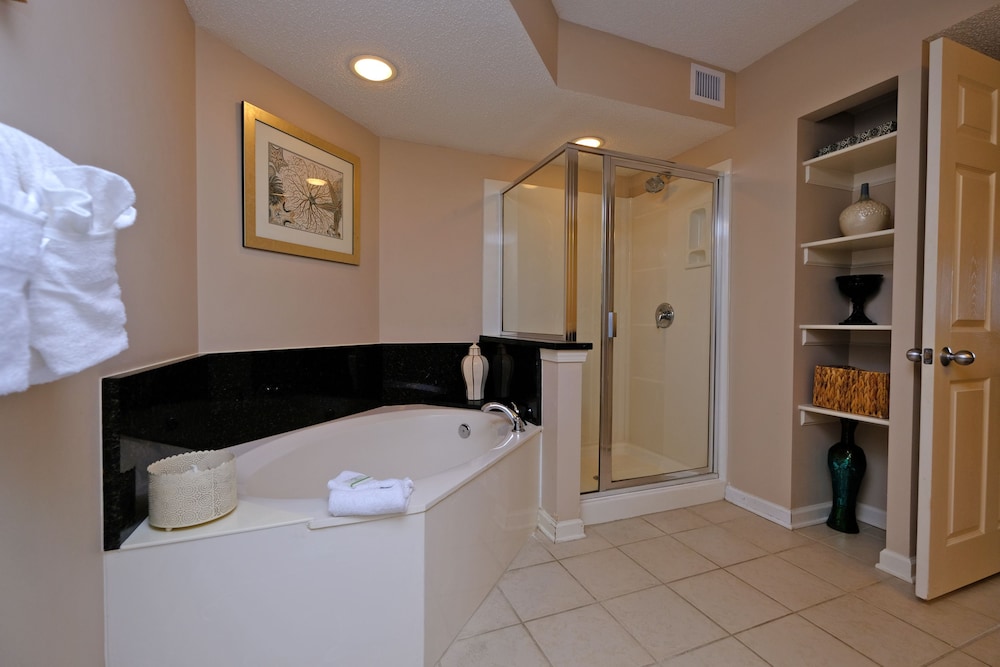 Yacht Club Balcony Room photo 2
