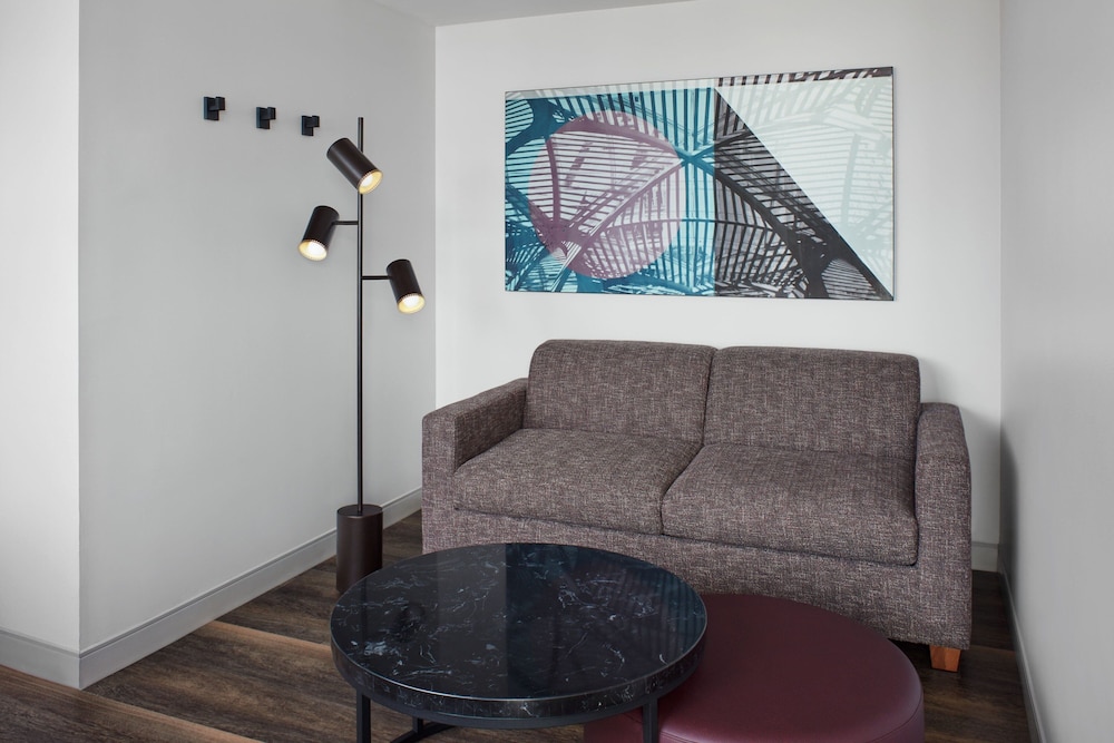 Junior Suite, 1 King Bed, Tower (View)