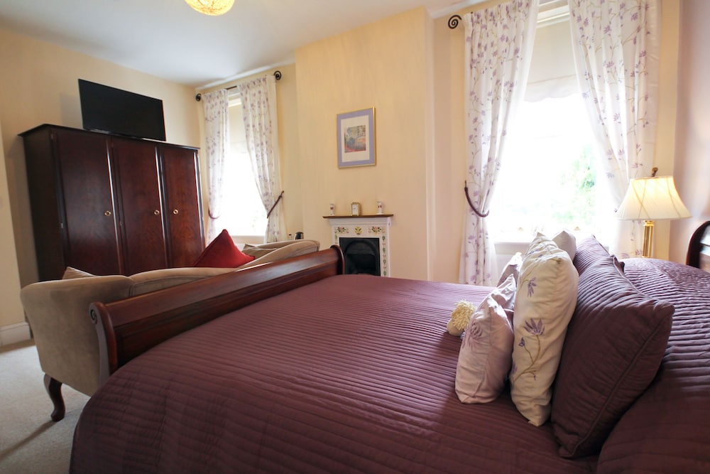 Deluxe King Room (Cedar) photo 3