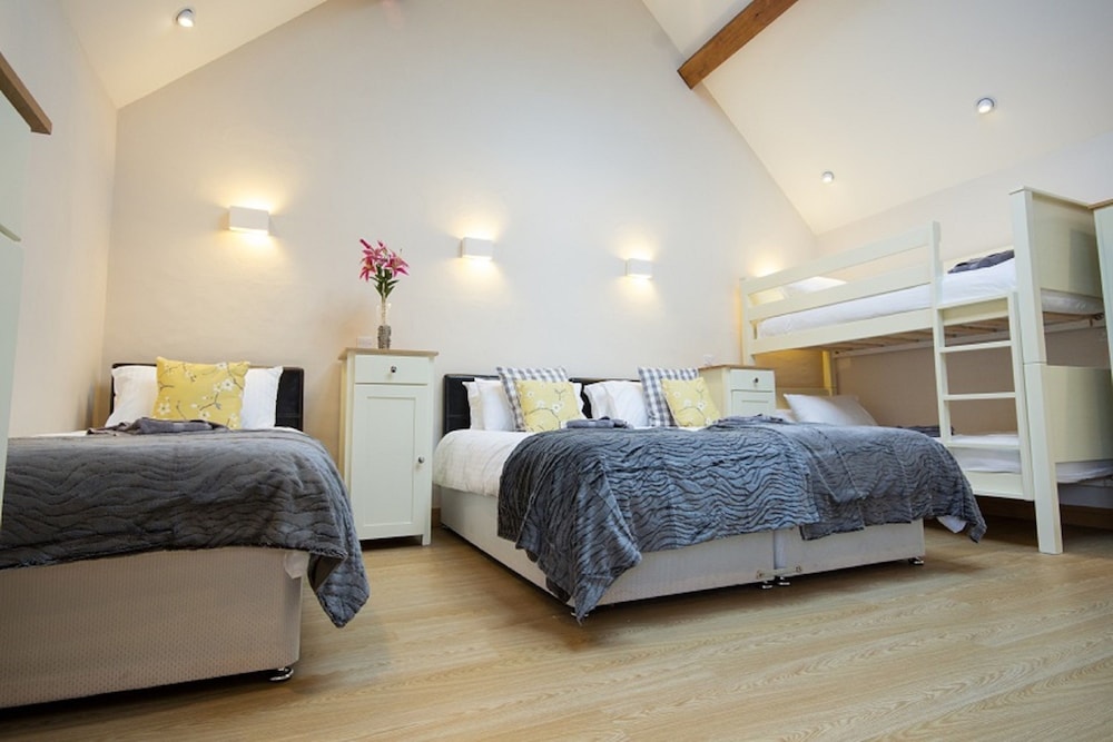 House, 4 Bedrooms photo 3
