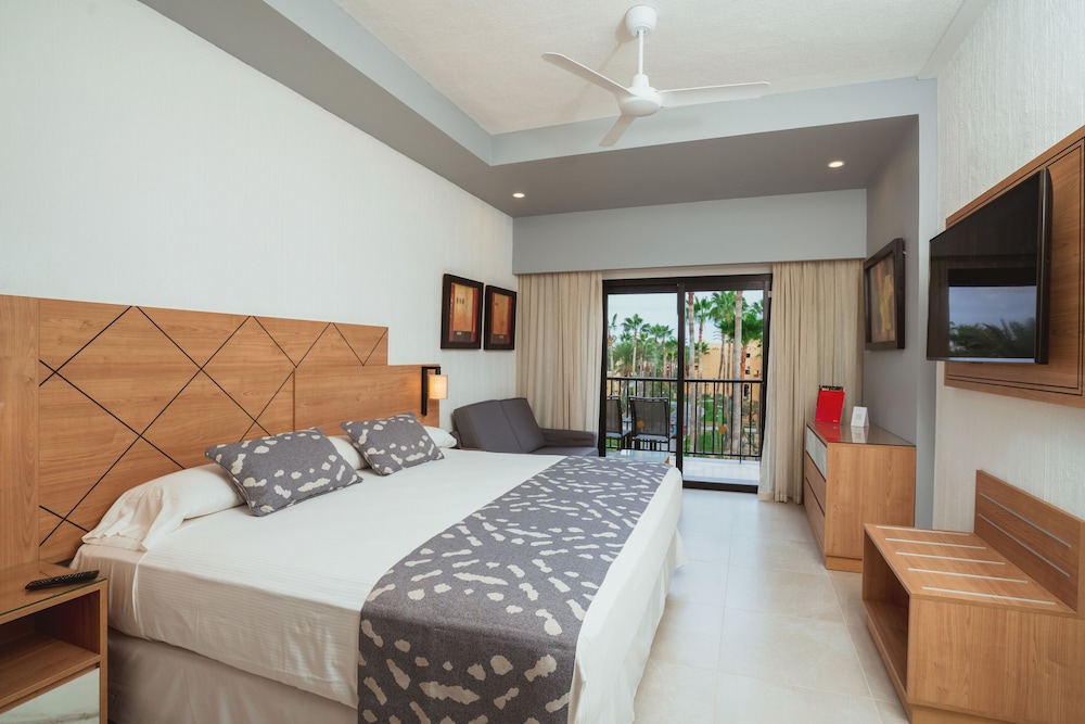 Double Room (C)