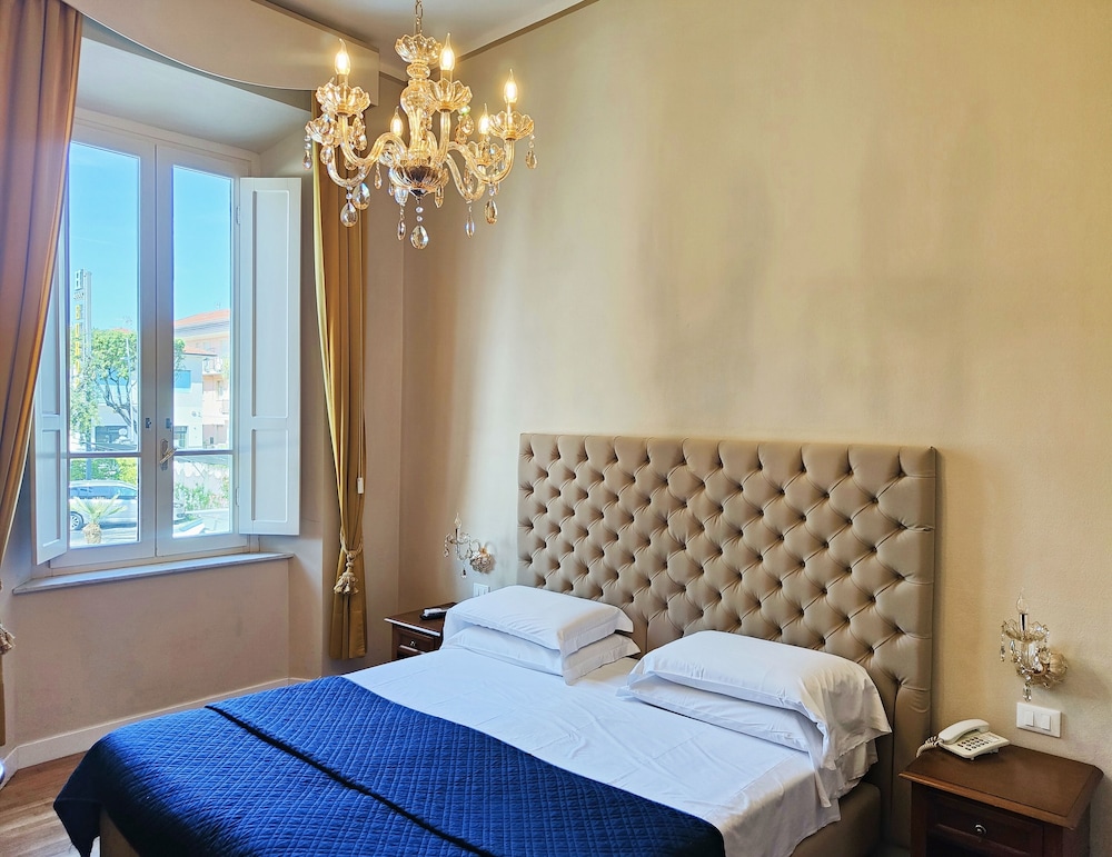 Classic Double Room, 1 Queen Bed photo 2
