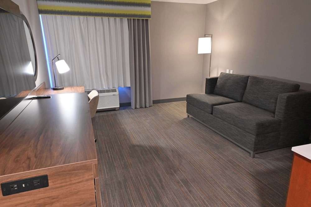 Suite, 2 Queen Beds, Accessible, Non Smoking - Photo 1